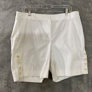 EUC Talbots Resort travel Shorts women’s Size 14 White button detail Pockets